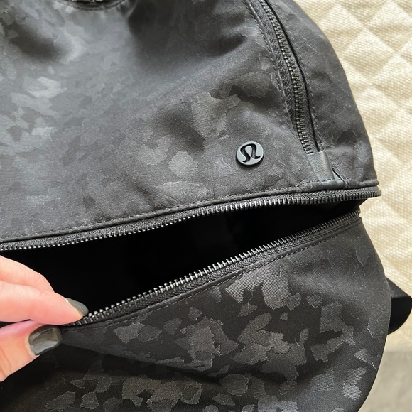 Lululemon City Adventurer 17L Backpack - Picture 4 of 8